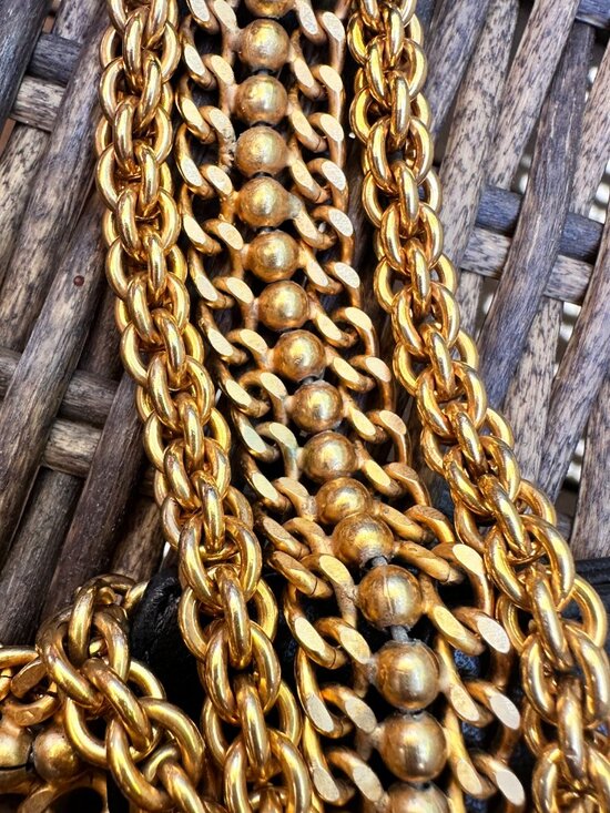 VTG Donna Karan New York Women’s S Black Leather Gold-Tone Chains/ Buckle Belt main image 9
